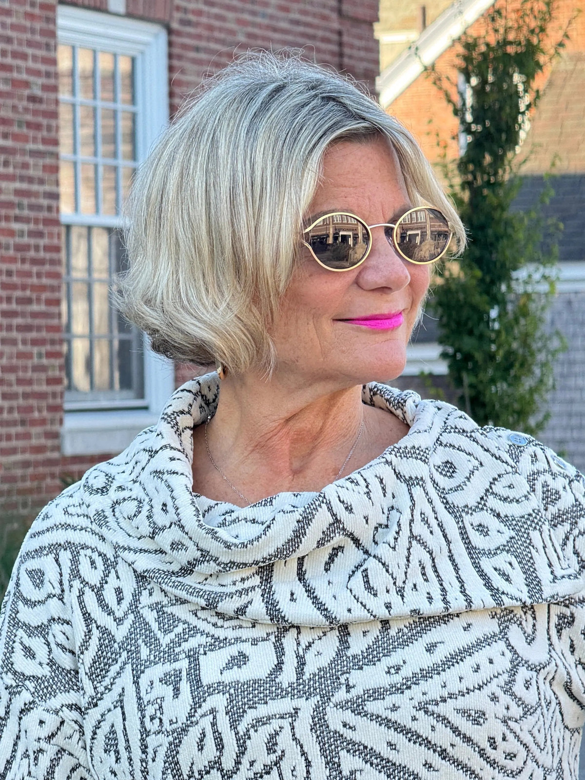 HOLIDAY IVORY JACQUARD TOP