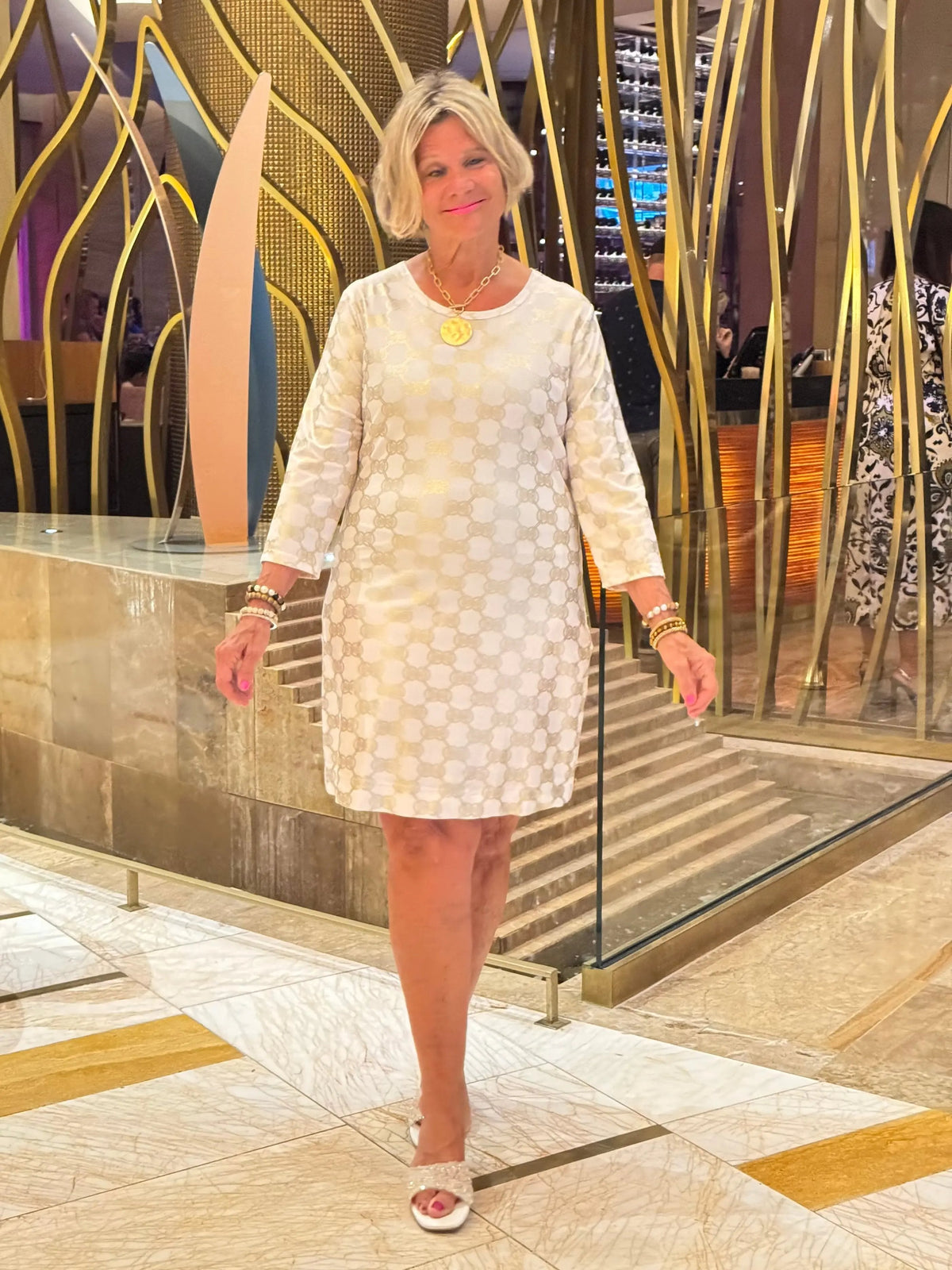 Lulu B GOLD AND WHITE SLEEVE DRESS