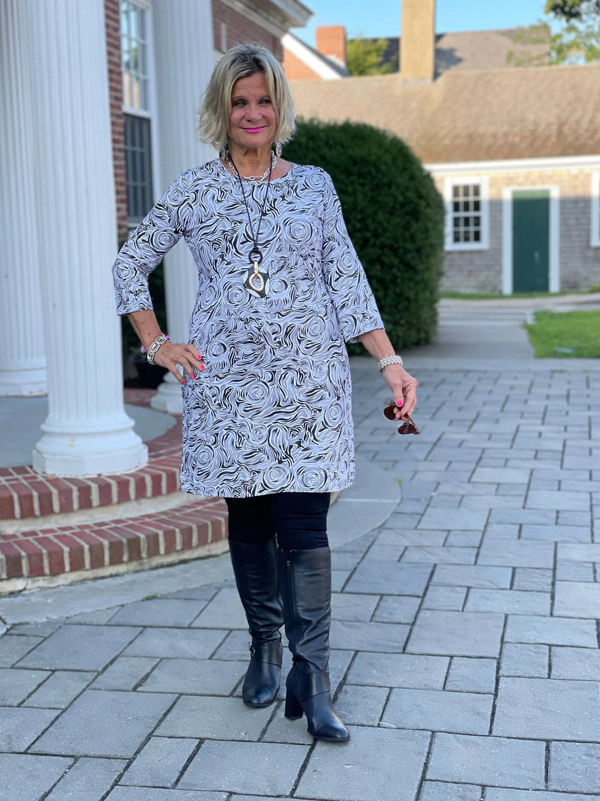ELEGANT EXPRESSIONS SLEEVE DRESS