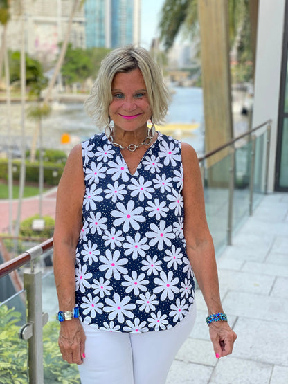 DAISY DAY SLEEVELESS V-NECK TOP