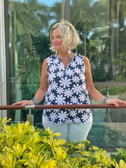 DAISY DAY SLEEVELESS V-NECK TOP