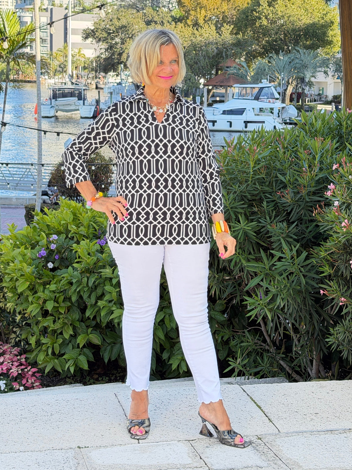 LULU B MIDNIGHT TRELLIS COLLAR SLEEVE TOP