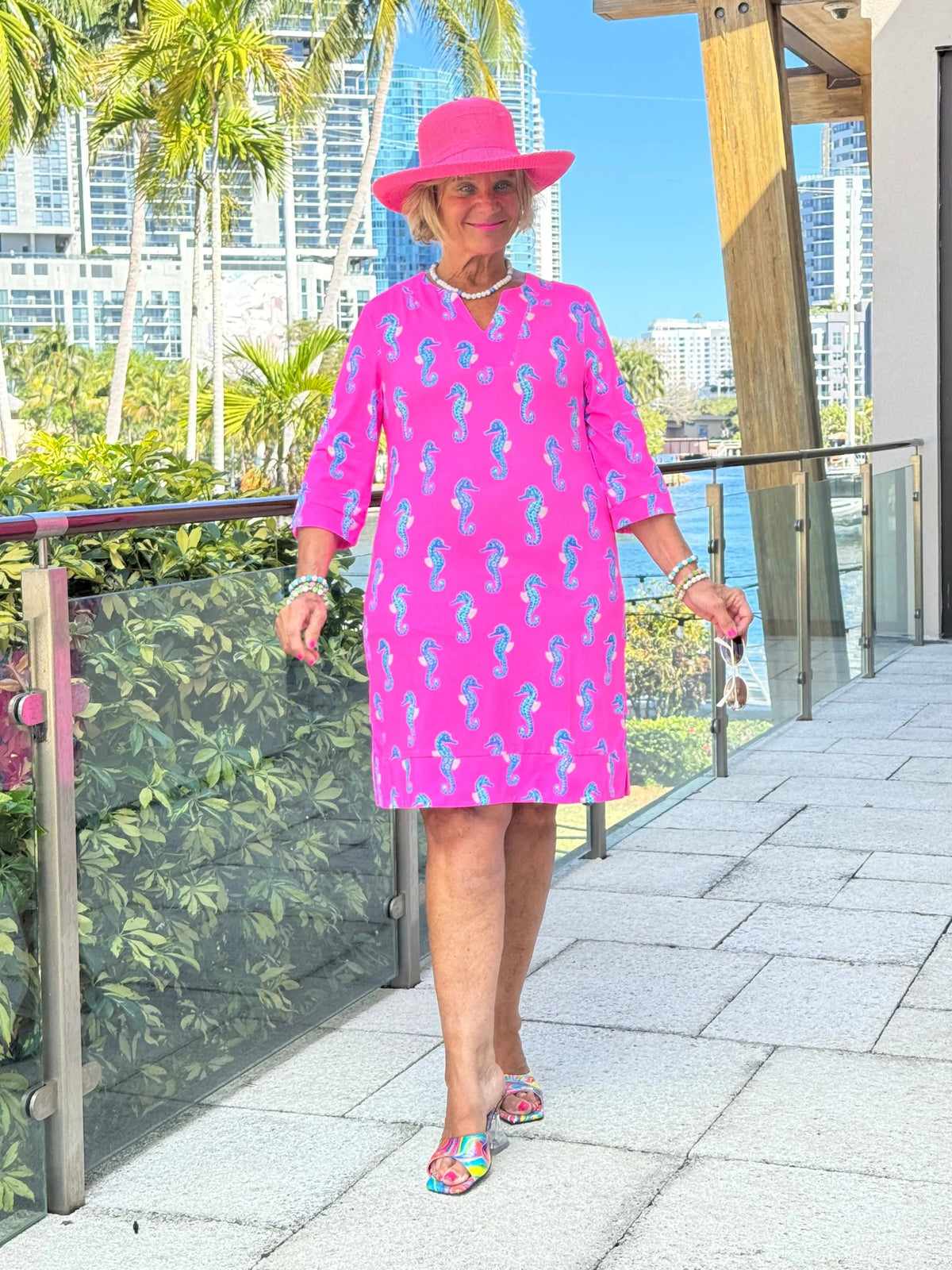 LULU B SEAHORSE BAY NOTCH SLEEVE DRESS