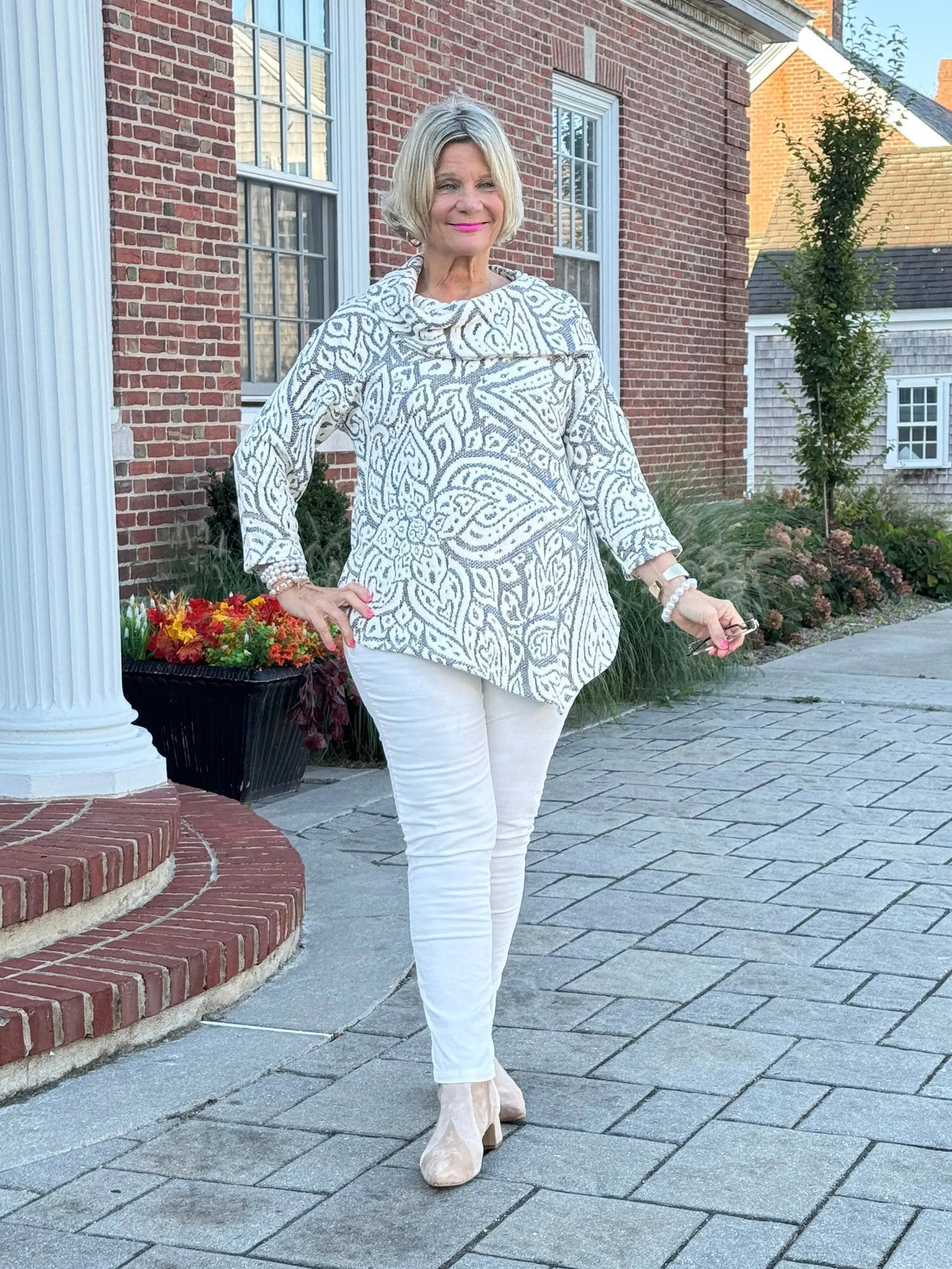 HOLIDAY IVORY JACQUARD TOP