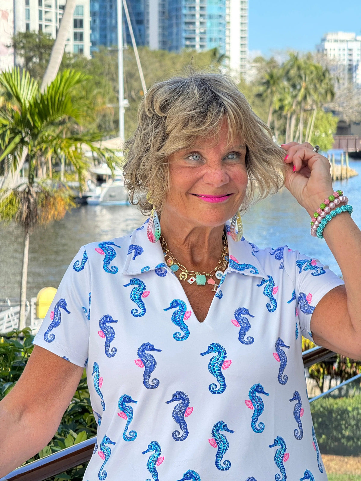 LULU B SHORELINE CHARM SHORT SLEEVE V-NECK COLLAR TOP